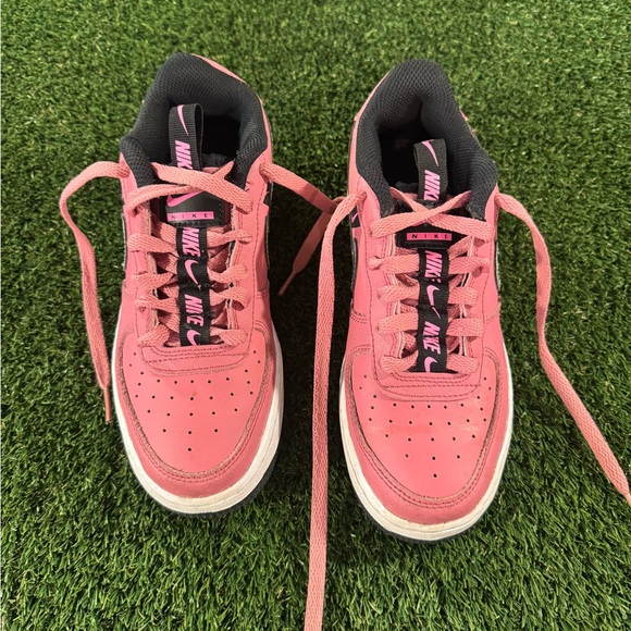 Nike Air Force 1 “worldwide pack” Pink and Black Athletic Shoes - Picture 1 of 5